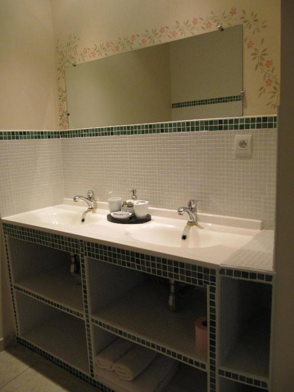 ホテル Le Castel Du Mont Boise モンブシェ＝シュル＝ジャブロン 部屋 写真