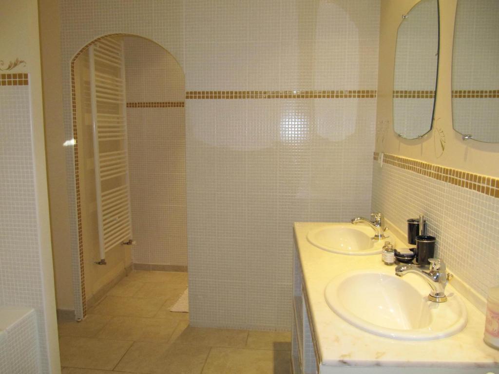 ホテル Le Castel Du Mont Boise モンブシェ＝シュル＝ジャブロン 部屋 写真